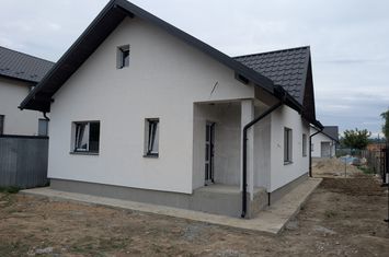 Casă - 3 camere de vanzare BACAU - Bacau anunturi imobiliare Bacau