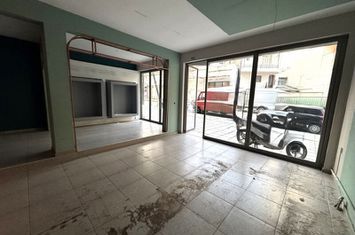Două spații comerciale unite, 82 mp, centrul Serres anunturi imobiliare Grecia