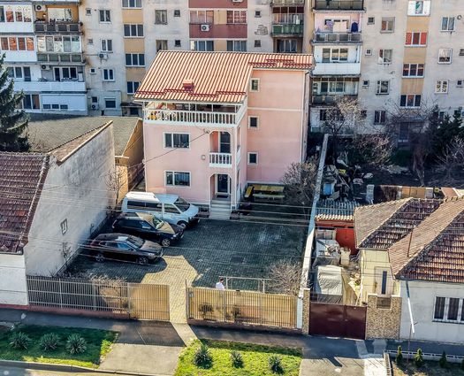 Vilă 7 cam Aurel Vlaicu, 263 mp, S+P+2+M