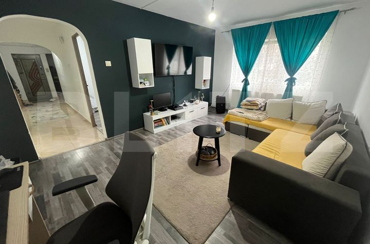 Apartament 4 camere de vanzare GAESTI - Dambovita anunturi imobiliare Dambovita