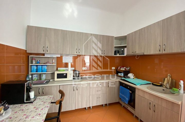 Casa partial mobilata, 10 camere,  zona Lunei anunturi imobiliare Timis