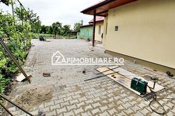 Casa 3 camere, renovată,90 mp, 3500 mp teren, cartier Unirii anunturi imobiliare Mures