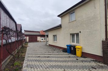 Vilă - 5 camere de vanzare RADAUTI - Suceava anunturi imobiliare Suceava