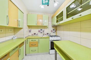 Apartament 4 camere, Bulevardul Revoluției anunturi imobiliare Arad