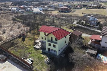 Vilă - 5 camere de vanzare CHINTENI - Cluj anunturi imobiliare Cluj