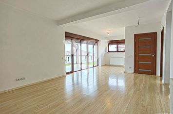 Vilă - 5 camere de vanzare SIBIU - Sibiu anunturi imobiliare Sibiu