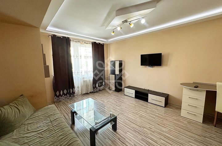 Apartament 3 camere de inchiriat B-dul Nufarul Oradea anunturi imobiliare Bihor