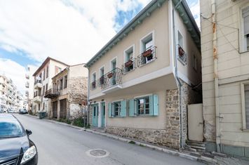 Casă renovată 157 mp, 3 niveluri — centru Kavala anunturi imobiliare Grecia