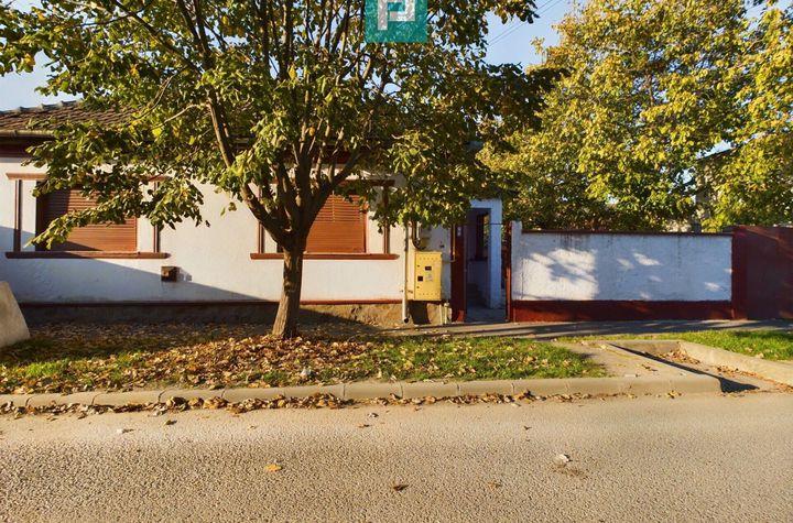 Casă cu 4 camere de vânzare în Sega anunturi imobiliare Arad