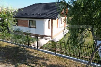 Casă - 3 camere de vanzare IASI - Iasi anunturi imobiliare Iasi