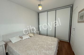 Inchiriez apartament 2 camere zona Titan,Str. Postavarul, renovat,la 10 minute metrou Nicolae Grigorescu anunturi imobiliare Bucuresti