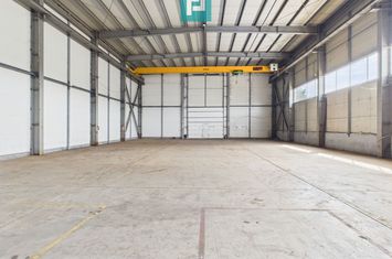 Hală industrială cu pod rulant de 3 tone în Arad anunturi imobiliare Arad