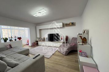 Apartament 3 camere, complet renovat,decomandat,etaj 3 zona Aradului anunturi imobiliare Timis