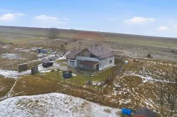 Casă P+M cu teren generos, zonă liniștită – Holboca. Comision 0%. anunturi imobiliare Iasi