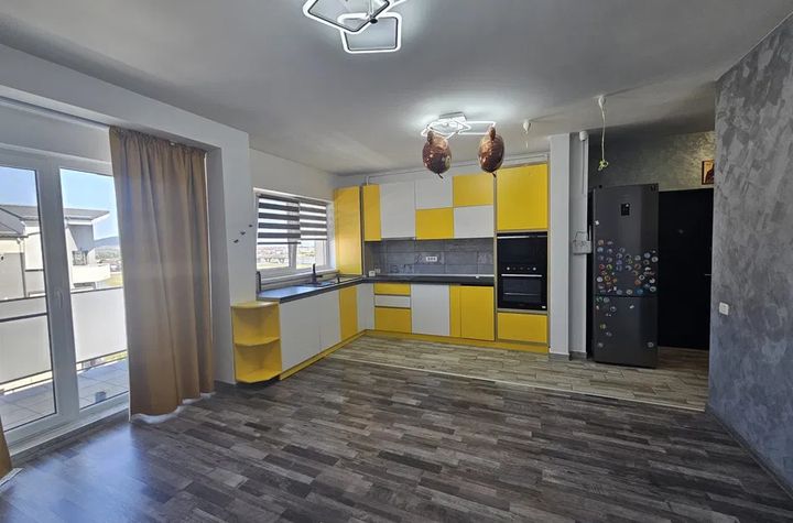 Apartament 3 camere de vanzare RULMENTUL - Brasov anunturi imobiliare Brasov