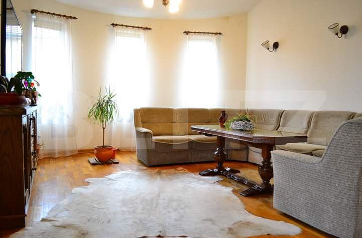 Casă - 5 camere de vanzare GIROC - Timis anunturi imobiliare Timis