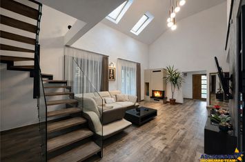 Casă - 4 camere de vanzare LIVEZENI - Mures anunturi imobiliare Mures