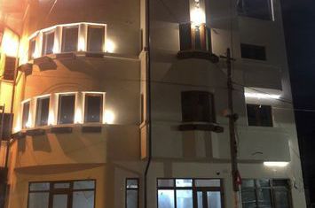 Vilă - 15 camere de vanzare POLONA - Bucuresti anunturi imobiliare Bucuresti
