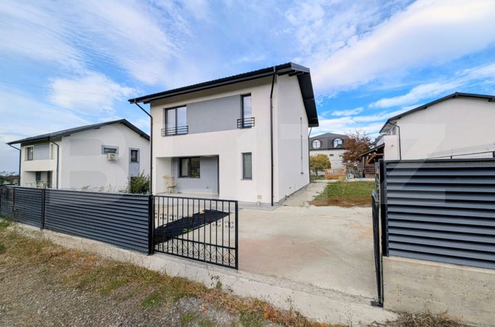 Vilă - 4 camere de vanzare IASI - Iasi anunturi imobiliare Iasi