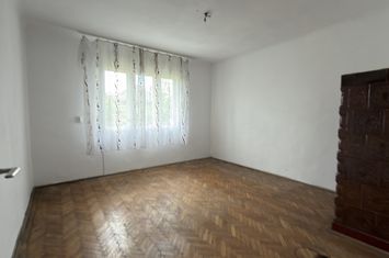 Vilă - 3 camere de vanzare SISESTI - Maramures anunturi imobiliare Maramures