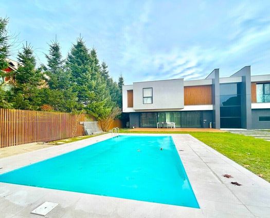 Vilă 6 cam Iancu Nicolae, 450 mp, P+1