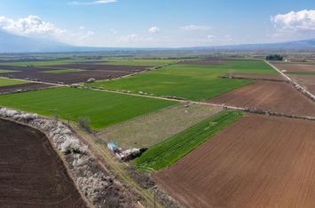 Teren construibil 4.420 mp lângă lacul Mavrovatos anunturi imobiliare Grecia