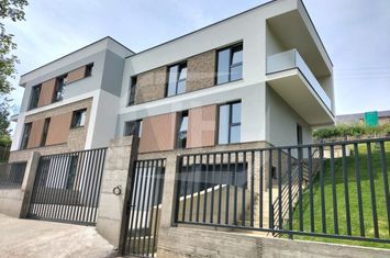 Vilă - 4 camere de vanzare FLORESTI - Cluj anunturi imobiliare Cluj