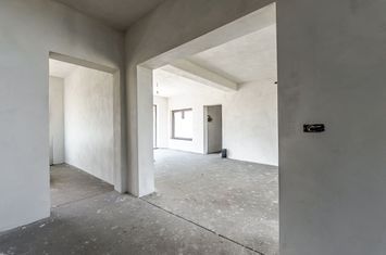 Casă premium semi-finisată de vânzare Curtici, cartier nou Comision 0 anunturi imobiliare Arad