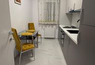 440 €, Garsonieră