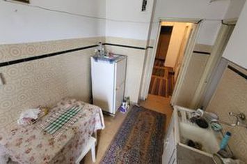 Apartament 3 camere de vanzare EMINESCU - Prahova anunturi imobiliare Prahova