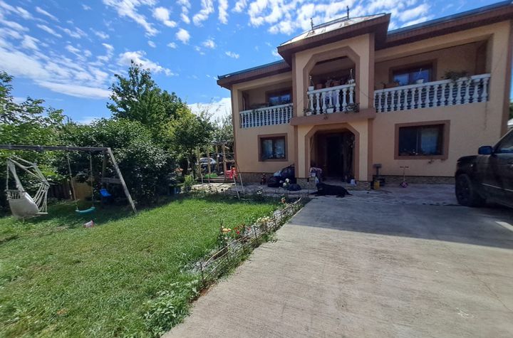 Vilă - 7 camere de vanzare IASI - Iasi anunturi imobiliare Iasi