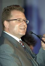 Andriescu: Legea asigurarii obligatorii a locuintelor este dezastruoasa