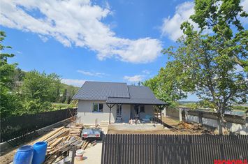 Casă - 3 camere de vanzare CENTRAL - Bacau anunturi imobiliare Bacau