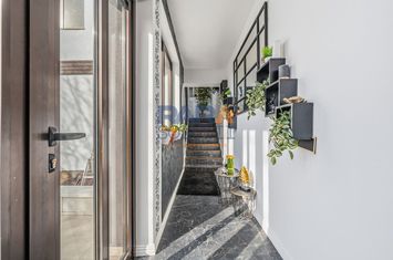Casă tip duplex - zonă exclusivistă anunturi imobiliare Neamt