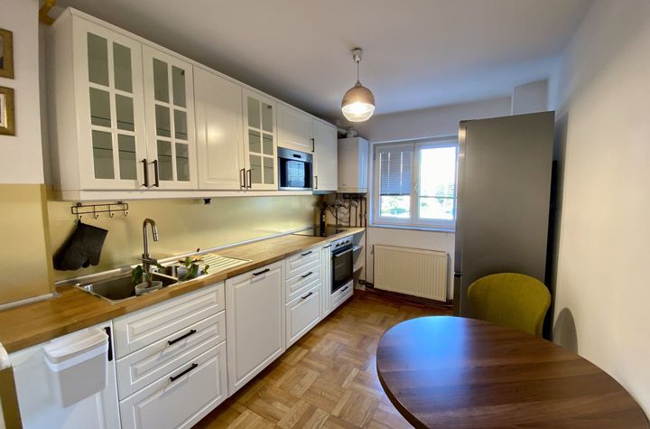 Apartament cu 3 camere in Centrul Civic anunturi imobiliare Brasov