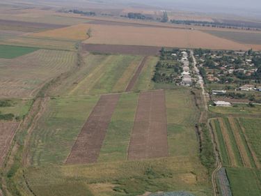 Lituania si Slovacia pot interzice pana in 2014 vanzarea de terenuri agricole catre cetateni straini - CE