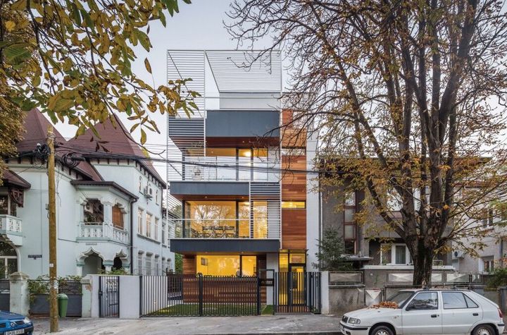 Vanzare imobil 2015 arhitectura deosebita cu terase si curte Palatul Cotroceni anunturi imobiliare Bucuresti