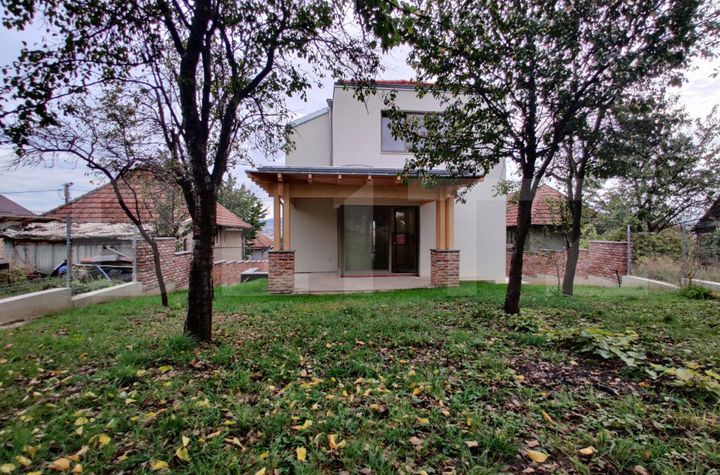 Vilă - 4 camere de vanzare CLUJ-NAPOCA - Cluj anunturi imobiliare Cluj