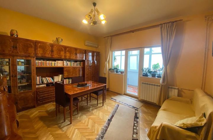 Apartament 4 camere de vanzare PARCUL CAROL - Bucuresti anunturi imobiliare Bucuresti