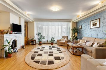 Vilă - 8 camere de vanzare FALEZA - Constanta anunturi imobiliare Constanta