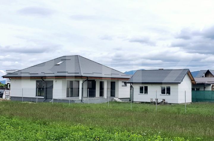 Casă - 5 camere de vanzare CARPINIS - Brasov anunturi imobiliare Brasov
