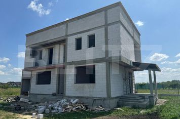Vilă - 5 camere de vanzare RADAUTI - Suceava anunturi imobiliare Suceava