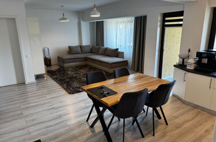 Apartament 3 camere de vanzare TRACTORU - Brasov anunturi imobiliare Brasov