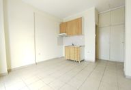 200 €, Garsonieră