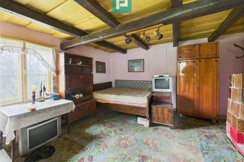 Casă tradiţională cu anexe în ODVOŞ, comuna Conop. anunturi imobiliare Arad