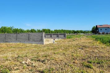 Micro 3, vanzare teren intravilan, 2366 mp- dezmembrat in 4 loturi, P+1+M, anunturi imobiliare Dambovita