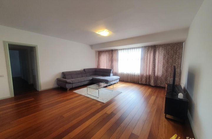 Apartament 4 camere de inchiriat KISELEFF - Bucuresti anunturi imobiliare Bucuresti
