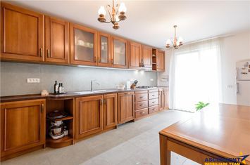 Casă - 7 camere de vanzare EXTERIOR EST - Brasov anunturi imobiliare Brasov