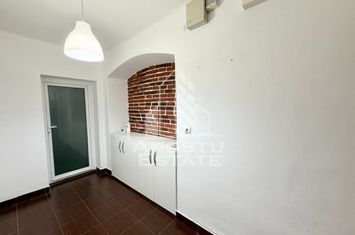Apartament 2 camere, centrala proprie, zona Centrala anunturi imobiliare Timis