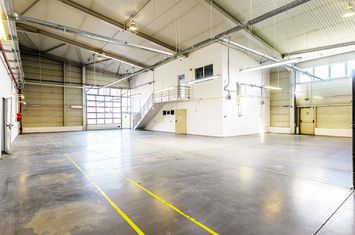 Hală industrială ideală pentru producție sau showroom în Arad 553mp anunturi imobiliare Arad